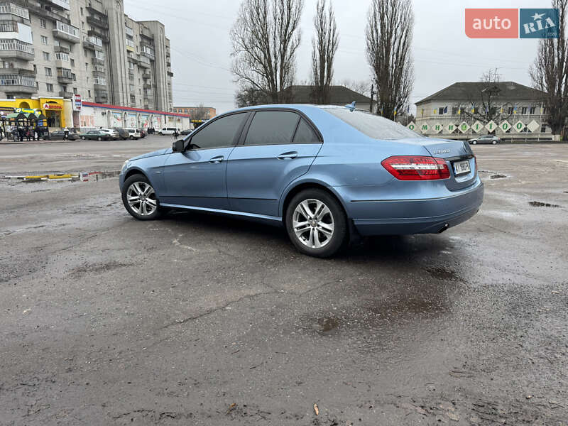 Седан Mercedes-Benz E-Class 2011 в Липовой Долине фото 4 Седан Mercedes-Benz E-Class 2011 в Липовой Долине