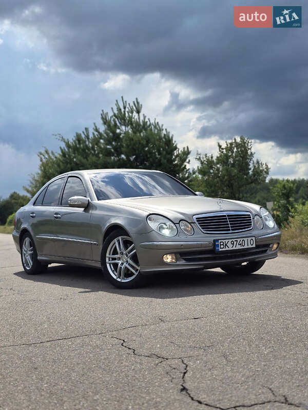 Mercedes-Benz E-Class 2005