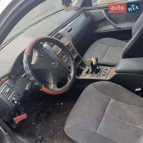 Седан Mercedes-Benz E-Class 2001 в Львове