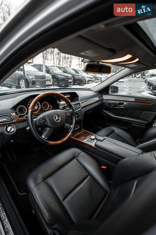 Седан Mercedes-Benz E-Class 2009 в Львове