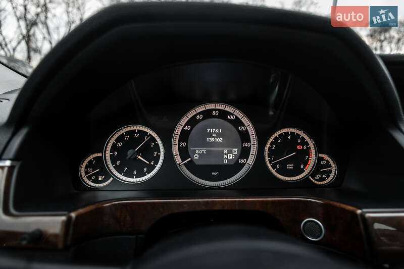 Седан Mercedes-Benz E-Class 2009 в Львове