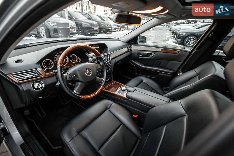 Седан Mercedes-Benz E-Class 2009 в Львове