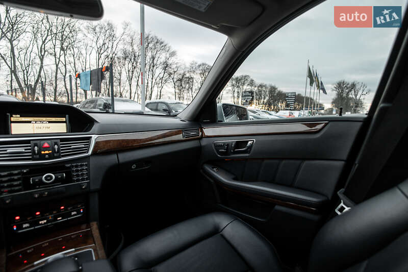 Седан Mercedes-Benz E-Class 2009 в Львове
