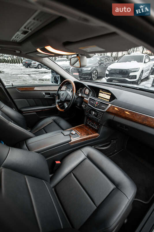 Седан Mercedes-Benz E-Class 2009 в Львове