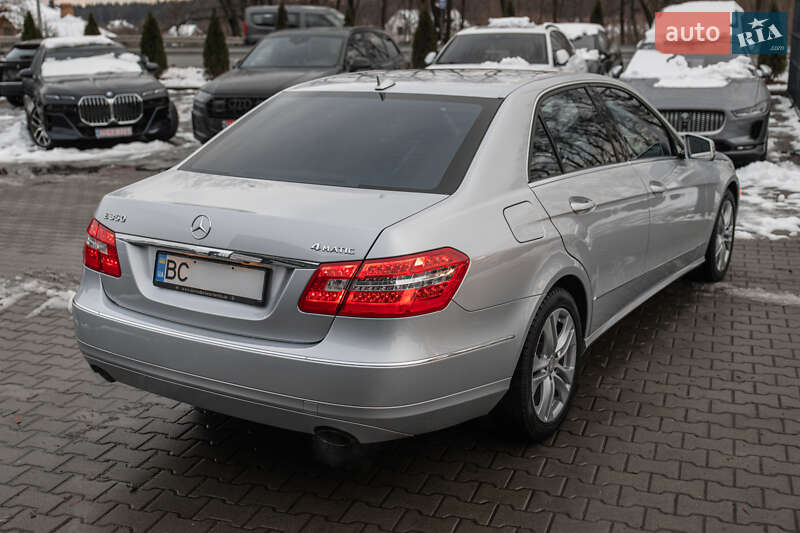 Седан Mercedes-Benz E-Class 2009 в Львове
