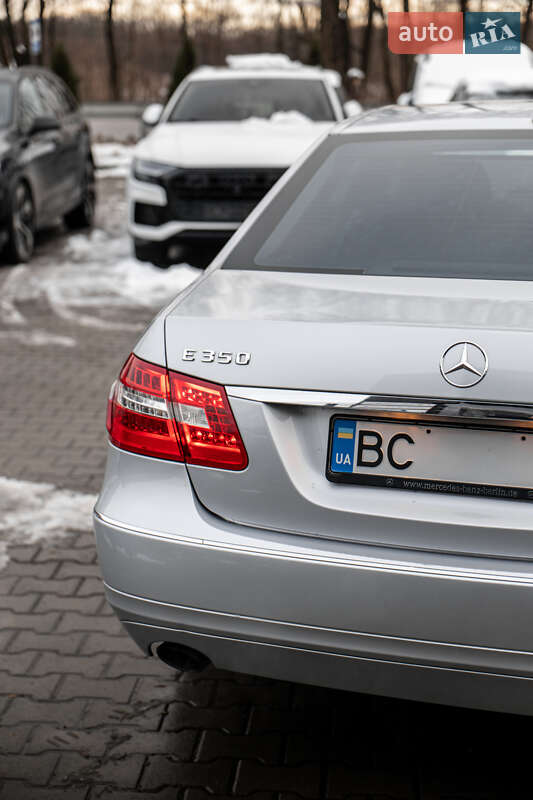 Седан Mercedes-Benz E-Class 2009 в Львове