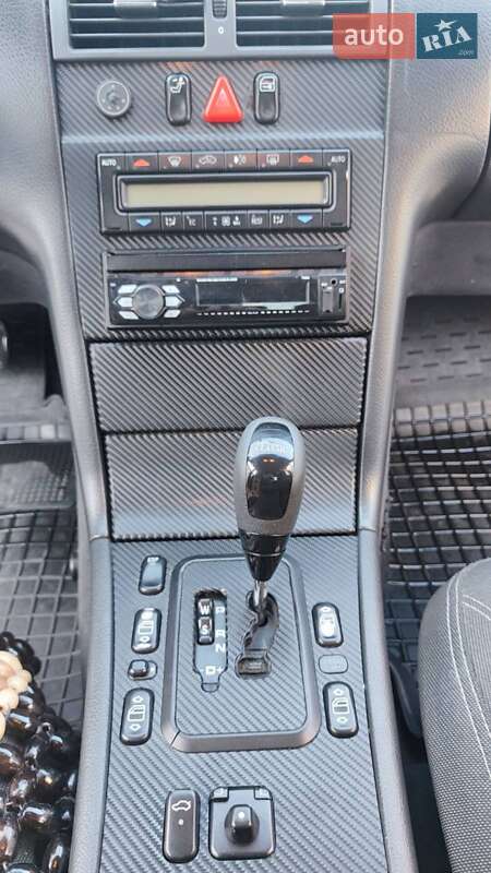 Седан Mercedes-Benz E-Class 2000 в Новояворовске