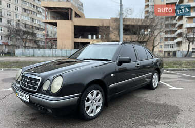 Седан Mercedes-Benz E-Class 1998 в Харкові