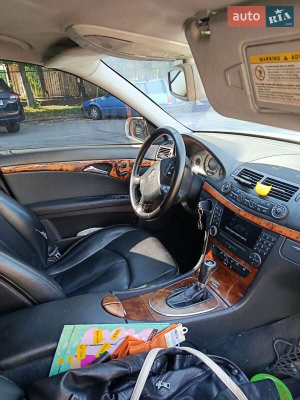 Седан Mercedes-Benz E-Class 2004 в Могилев-Подольске