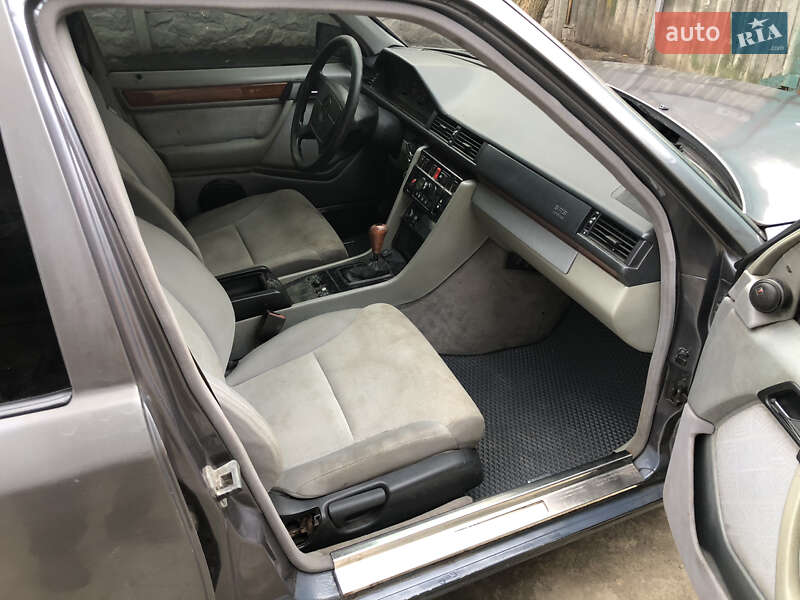 Седан Mercedes-Benz E-Class 1994 в Богодухіву фото 11 Седан Mercedes-Benz E-Class 1994 в Богодухіву