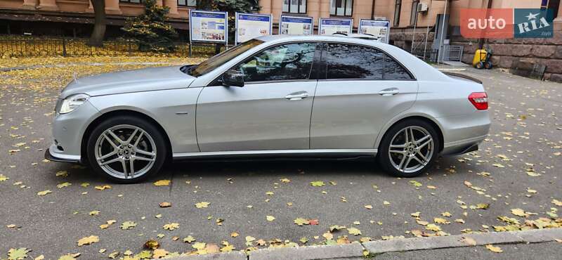 Седан Mercedes-Benz E-Class 2011 в Киеве