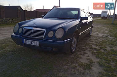 Седан Mercedes-Benz E-Class 1998 в Сарнах