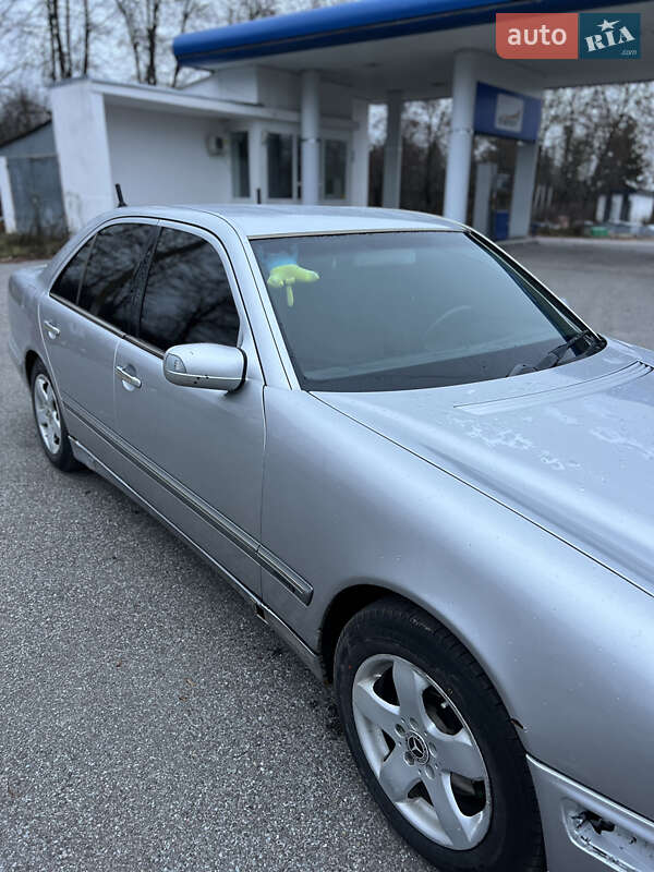 Седан Mercedes-Benz E-Class 2000 в Сокирянах