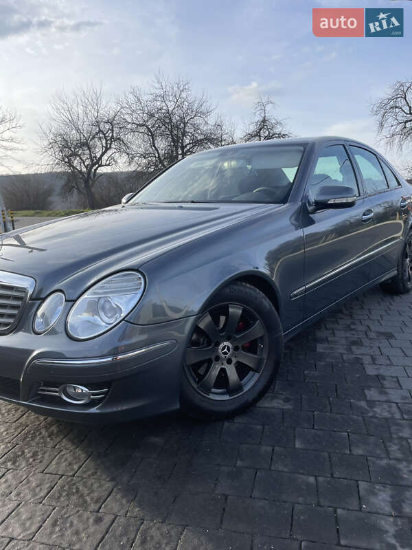 Седан Mercedes-Benz E-Class 2008 в Ужгороді