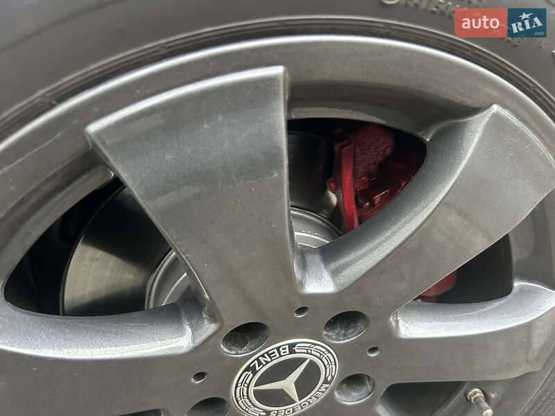 Седан Mercedes-Benz E-Class 2008 в Ужгороді