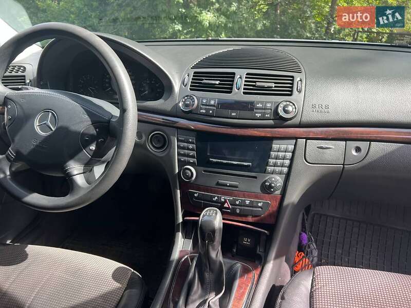 Седан Mercedes-Benz E-Class 2005 в Самборі фото 20 Седан Mercedes-Benz E-Class 2005 в Самборі
