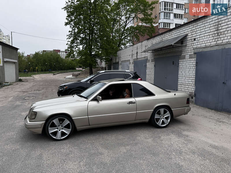 Купе Mercedes-Benz E-Class 1992 в Чернигове фото 2 Купе Mercedes-Benz E-Class 1992 в Чернигове