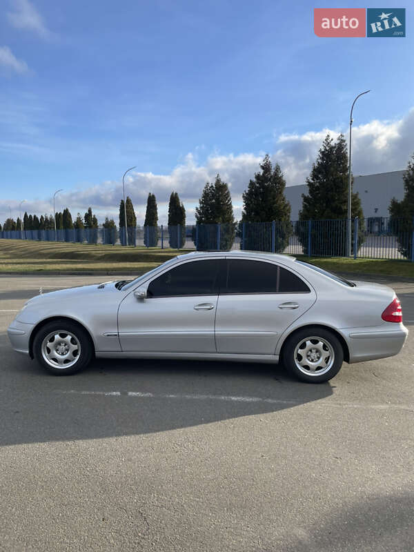 Седан Mercedes-Benz E-Class 2002 в Яготине