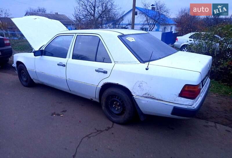 Mercedes-Benz E-Class 1987 Mercedes-Benz E-Class 1987