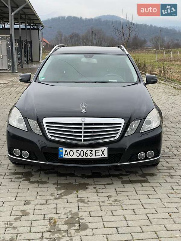 Mercedes-Benz E-Class 2010