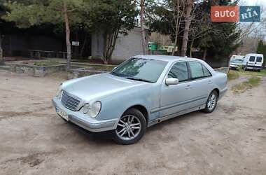 Седан Mercedes-Benz E-Class 2000 в Житомире