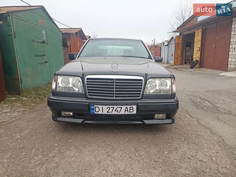 Mercedes-Benz E-Class 1992