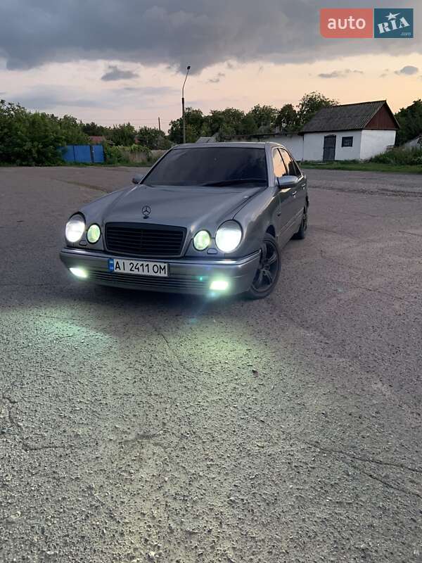 Mercedes-Benz E-Class 1996 Mercedes-Benz E-Class 1996
