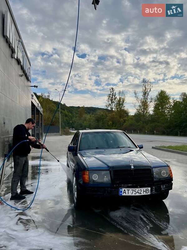 Mercedes-Benz E-Class 1992 Mercedes-Benz E-Class 1992