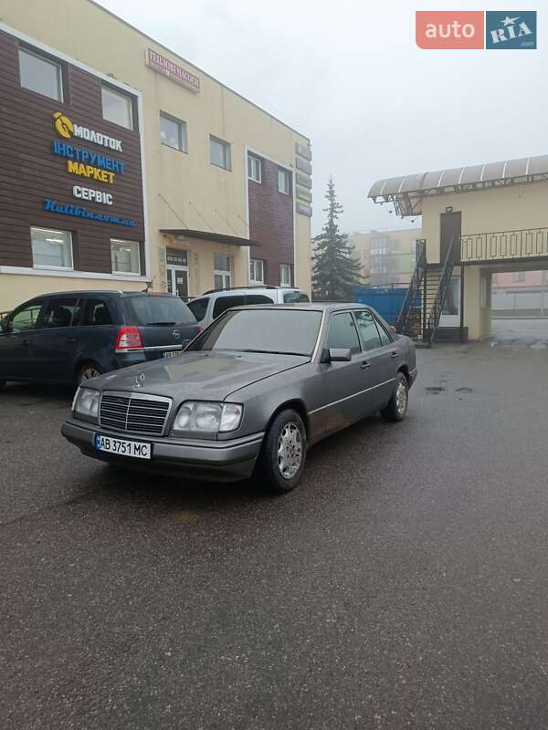 Седан Mercedes-Benz E-Class 1993 в Виннице фото 3 Седан Mercedes-Benz E-Class 1993 в Виннице