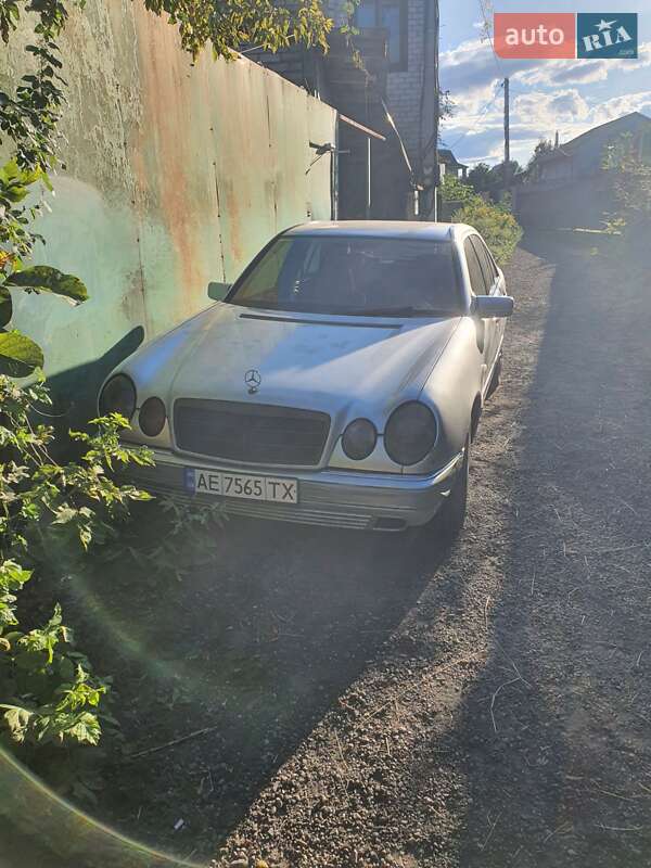 Mercedes-Benz E-Class 1998