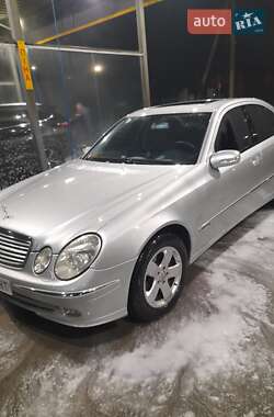 Седан Mercedes-Benz E-Class 2004 в Луцке