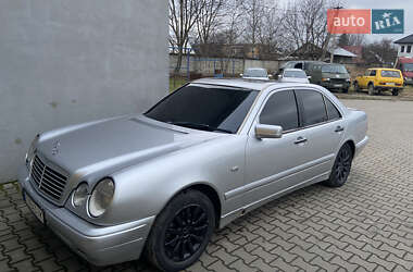 Седан Mercedes-Benz E-Class 1996 в Косове