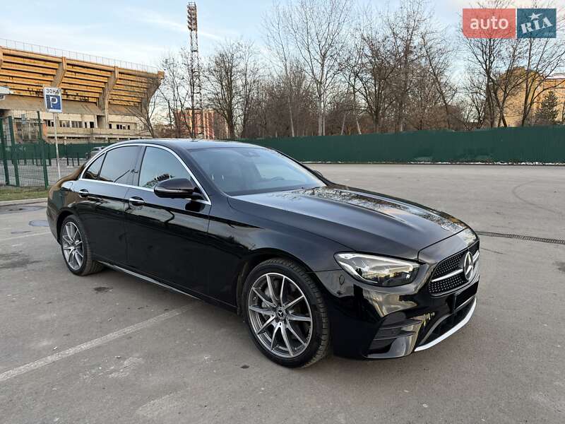 Mercedes-Benz E-Class 2022