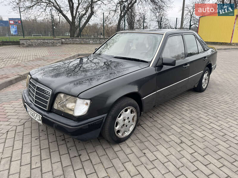 Mercedes-Benz E-Class 1993 Mercedes-Benz E-Class 1993