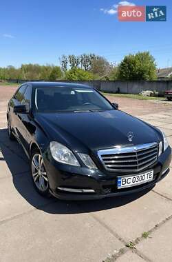 Седан Mercedes-Benz E-Class 2011 в Львове