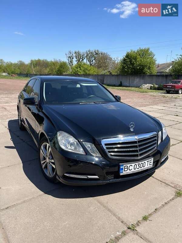 Mercedes-Benz E-Class 2011 Mercedes-Benz E-Class 2011
