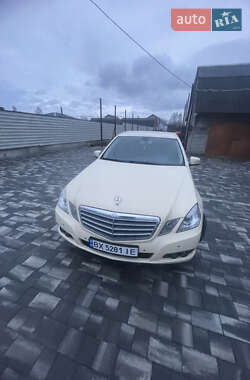 Седан Mercedes-Benz E-Class 2011 в Чуднові