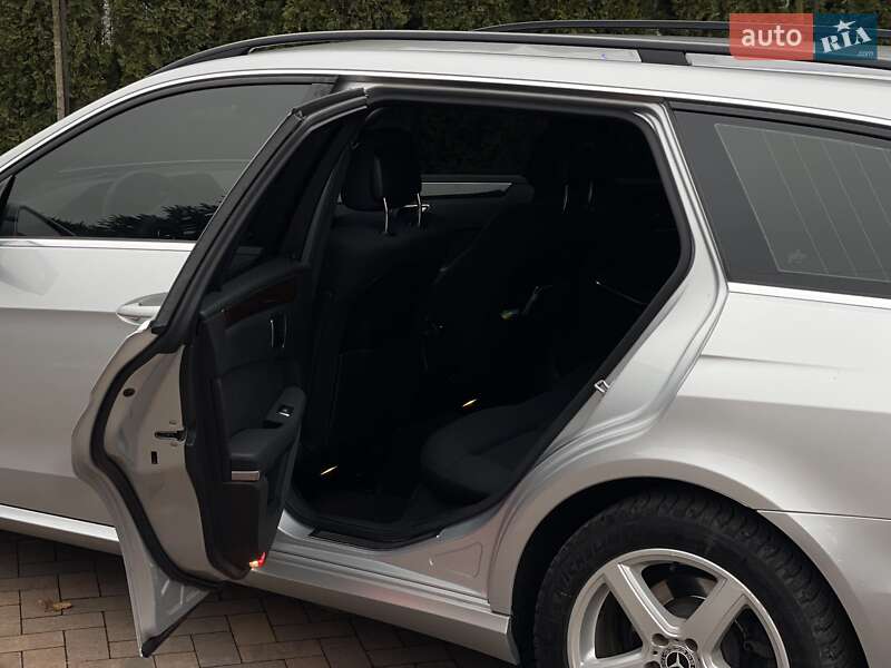 Универсал Mercedes-Benz E-Class 2012 в Ивано-Франковске