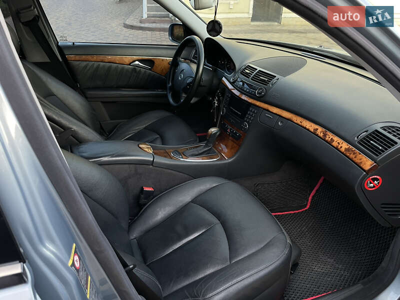 Седан Mercedes-Benz E-Class 2005 в Могилів-Подільському