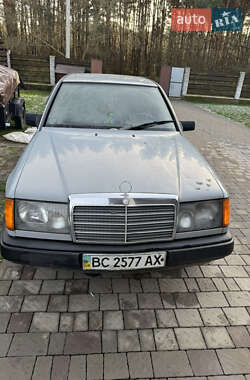Седан Mercedes-Benz E-Class 1989 в Львове