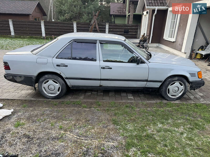 Седан Mercedes-Benz E-Class 1989 в Львові фото 5 Седан Mercedes-Benz E-Class 1989 в Львові