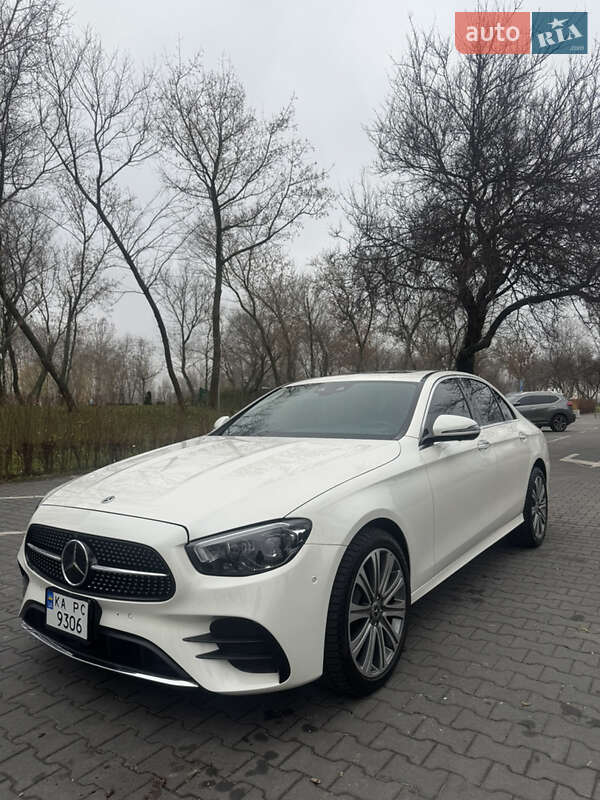 Mercedes-Benz E-Class 2022