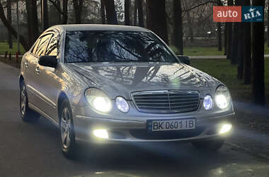 Седан Mercedes-Benz E-Class 2004 в Киеве
