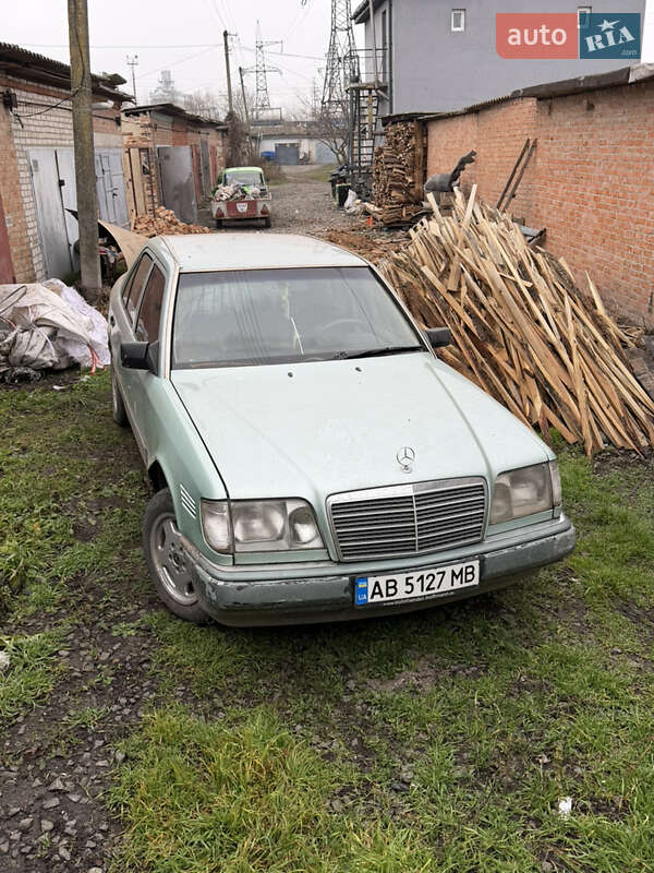 Mercedes-Benz E-Class 1993 Mercedes-Benz E-Class 1993