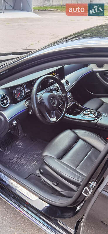 Седан Mercedes-Benz E-Class 2017 в Смілі