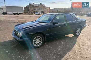 Седан Mercedes-Benz E-Class 1996 в Черновцах
