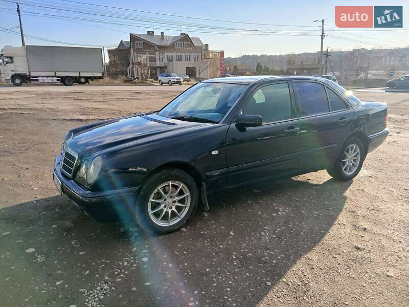 Mercedes-Benz E-Class 1996