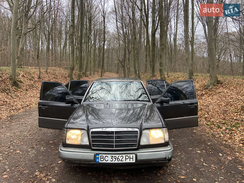 Mercedes-Benz E-Class 1994 Mercedes-Benz E-Class 1994