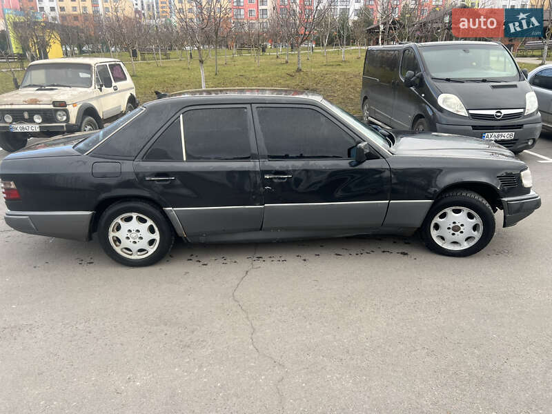 Седан Mercedes-Benz E-Class 1994 в Ровно