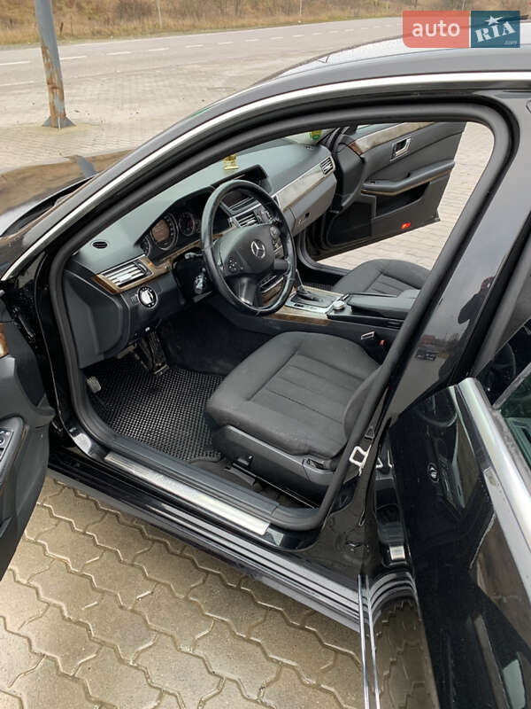 Седан Mercedes-Benz E-Class 2009 в Виноградові